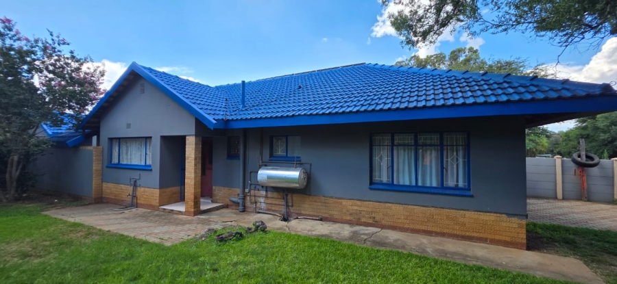 3 Bedroom Property for Sale in Songloed North West